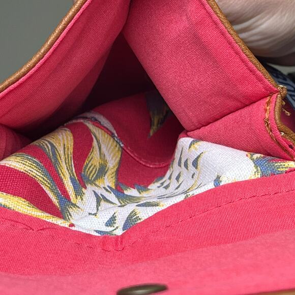 Roxy Stop & Share Red Isle Floral Backpack Bag - Picture 7 of 9